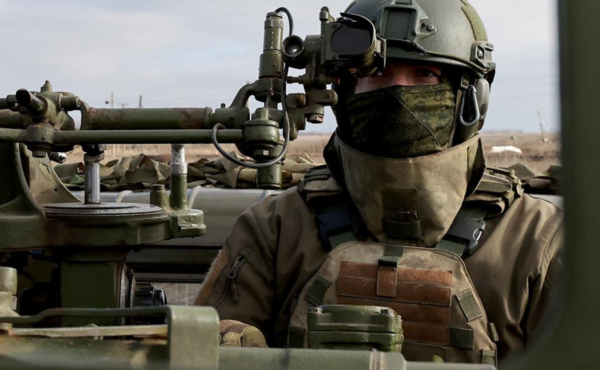 Russian Forces Strike Ukrainian Oil Base, Destroy Military and Energy Objects