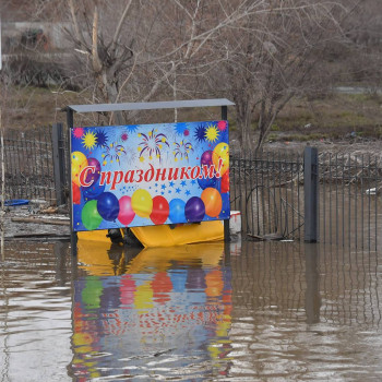 Orsk Mayor Defends Decision to Stay Amid Flooding Crisis