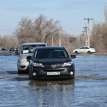 Water levels in Orenburg, Russia drop below critical mark, easing flood concerns