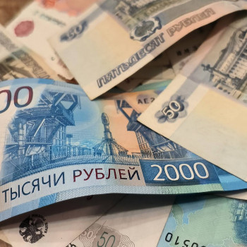 Sverdlovsk Official Takes 52 Loans, Declares Bankruptcy Amid Allegations of Intentional Default