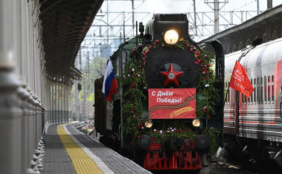 Russian Railways to Broadcast Victory Day Parade at Railway Stations, Decorate Over 700 Objects for Celebration