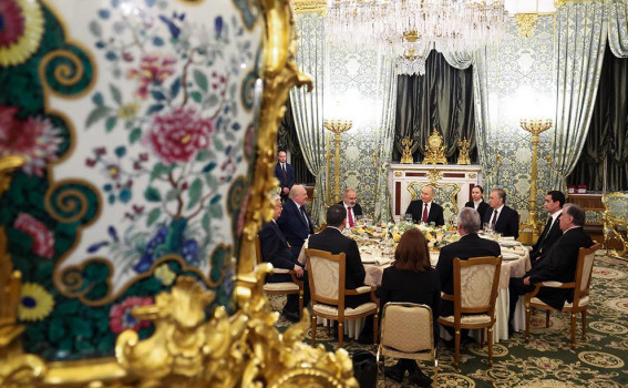 Eurasian Economic Union Leaders Celebrate 10th Anniversary with Traditional Russian Meal at Kremlin Summit