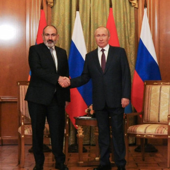 Putin Concludes Talks with Pashinyan, Begins Conversation with Mirziyoyev