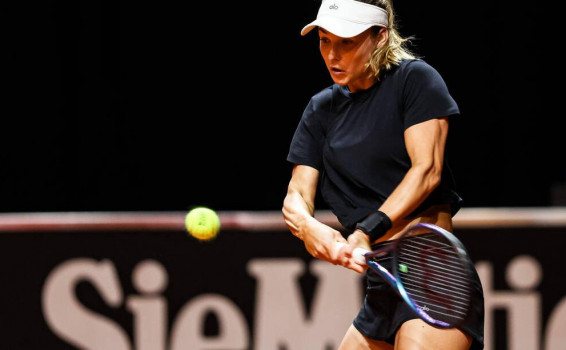 Russian Tennis Player Anna Kalinskaya Advances to Third Round of WTA Tournament in Rome